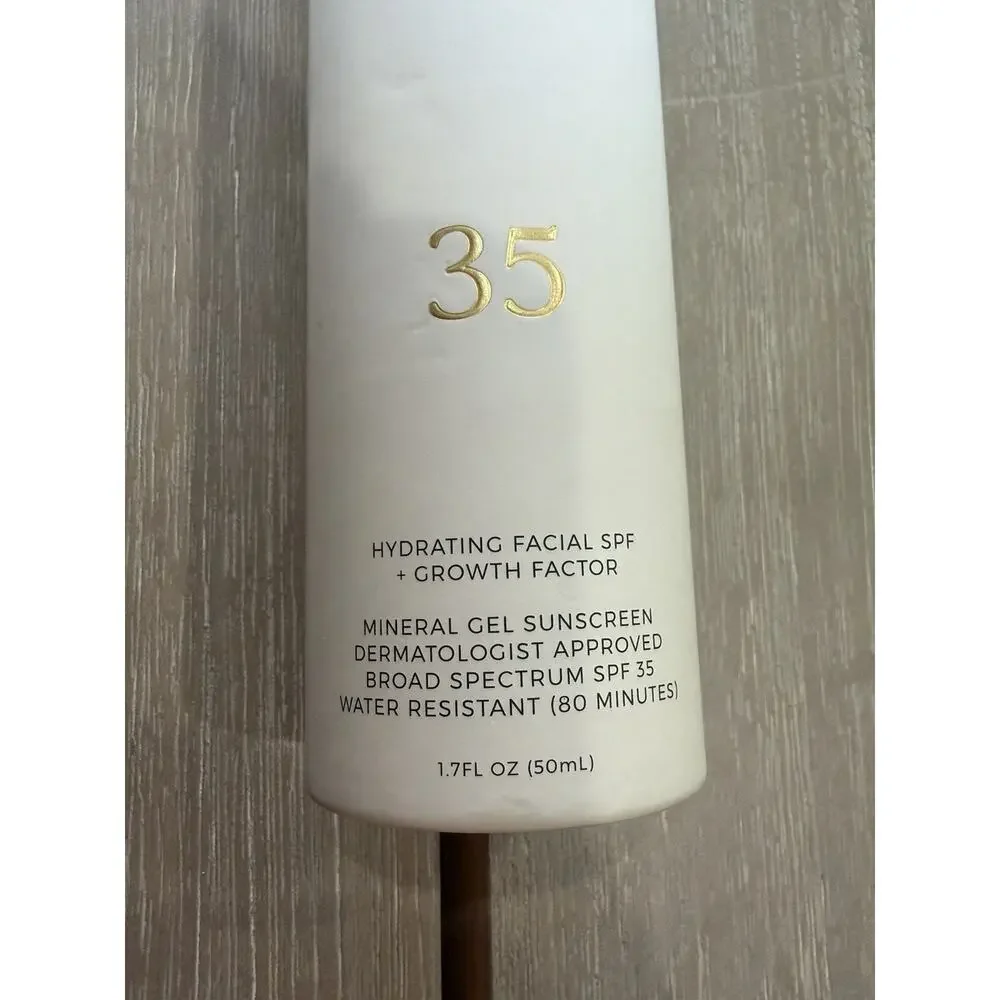 Sonrei Clearly Zinq Tinted Hydrating Facial SPF 35 + Growth Factor Sunscreen Gel